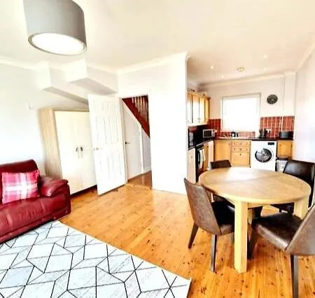 Galway City Dockland Apartment, 2 Bed, 2 Bath With Parking Exterior photo