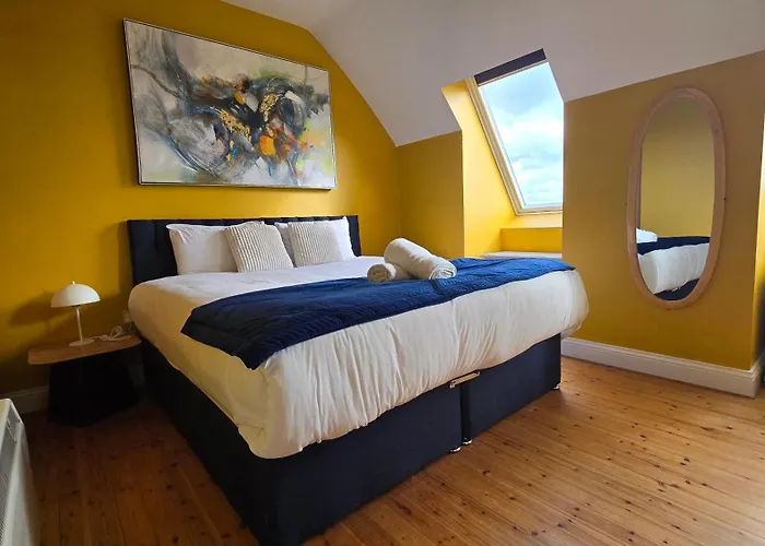 Galway City Dockland Apartment, 2 Bed, 2 Bath With Parking